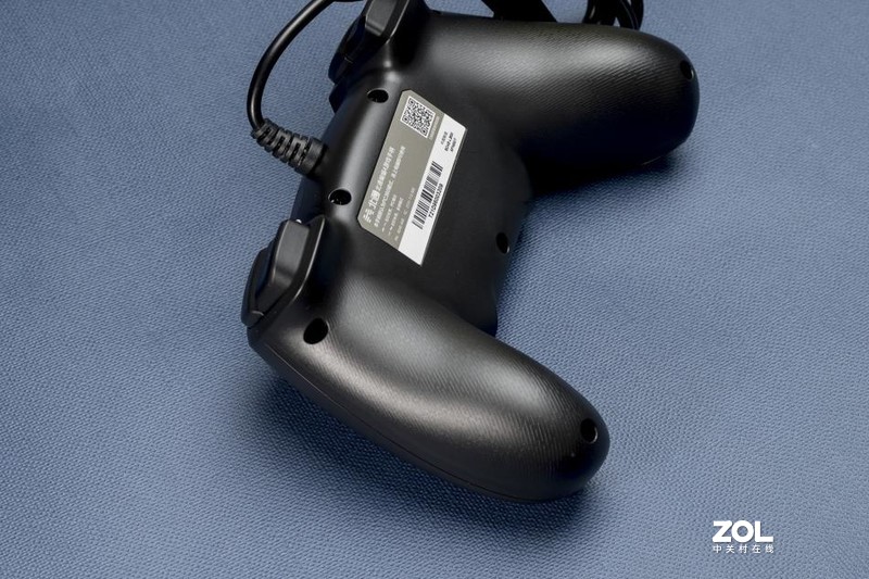 你与快乐的距离只隔了一对手柄--北通蝙蝠4游戏手柄