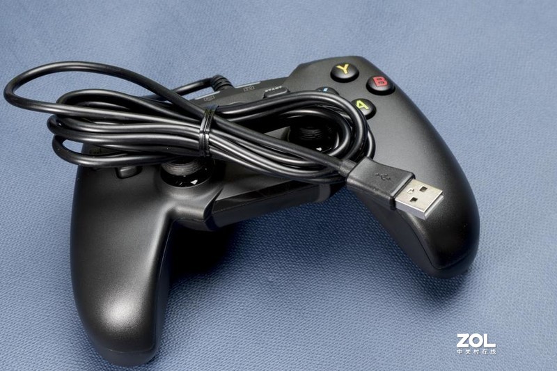 你与快乐的距离只隔了一对手柄--北通蝙蝠4游戏手柄