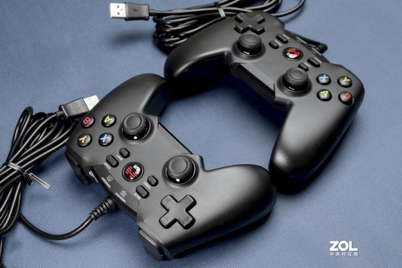 你与快乐的距离只隔了一对手柄--北通蝙蝠4游戏手柄