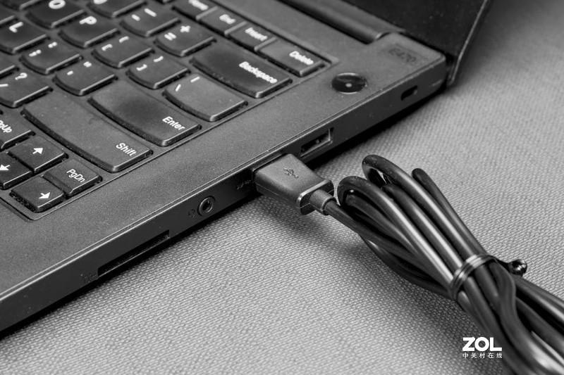 你与快乐的距离只隔了一对手柄--北通蝙蝠4游戏手柄