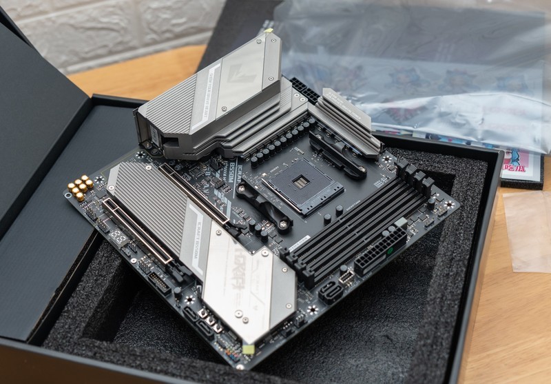 别用Ghost啦，小白安装纯净Win10教程，附游戏、剪辑电脑装机单分享