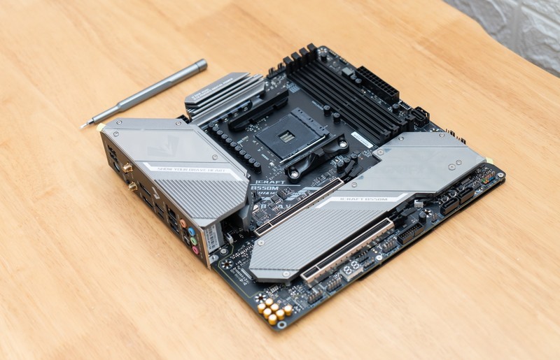 别用Ghost啦，小白安装纯净Win10教程，附游戏、剪辑电脑装机单分享