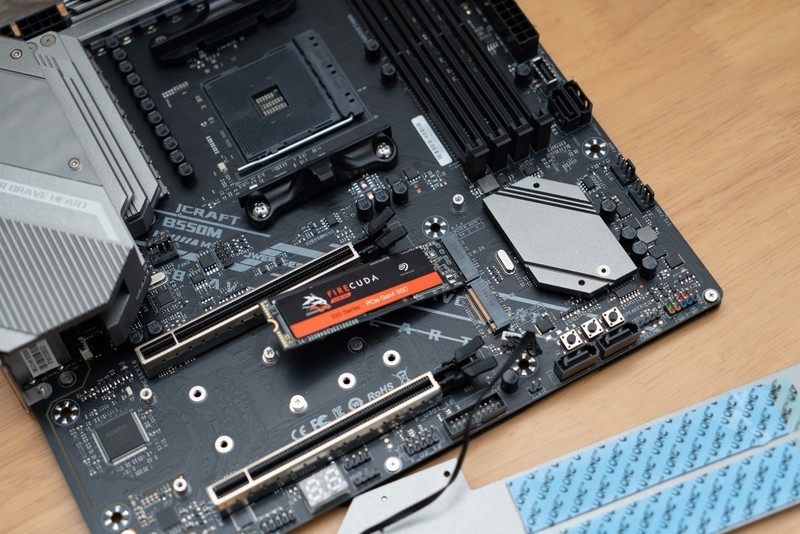 别用Ghost啦，小白安装纯净Win10教程，附游戏、剪辑电脑装机单分享