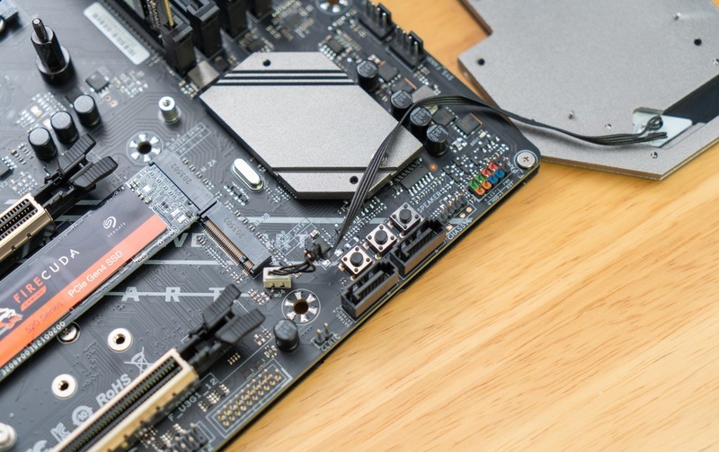 别用Ghost啦，小白安装纯净Win10教程，附游戏、剪辑电脑装机单分享