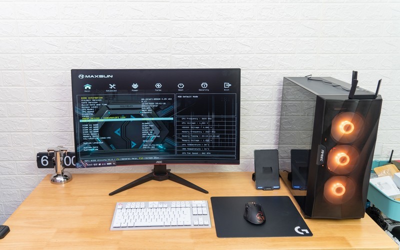 别用Ghost啦，小白安装纯净Win10教程，附游戏、剪辑电脑装机单分享
