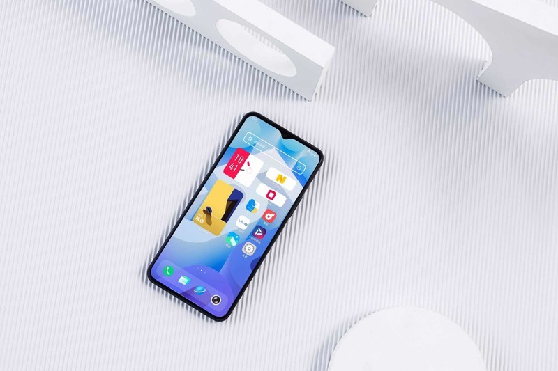 5G性能小金刚iQOO U5即将开售！售价1299元起