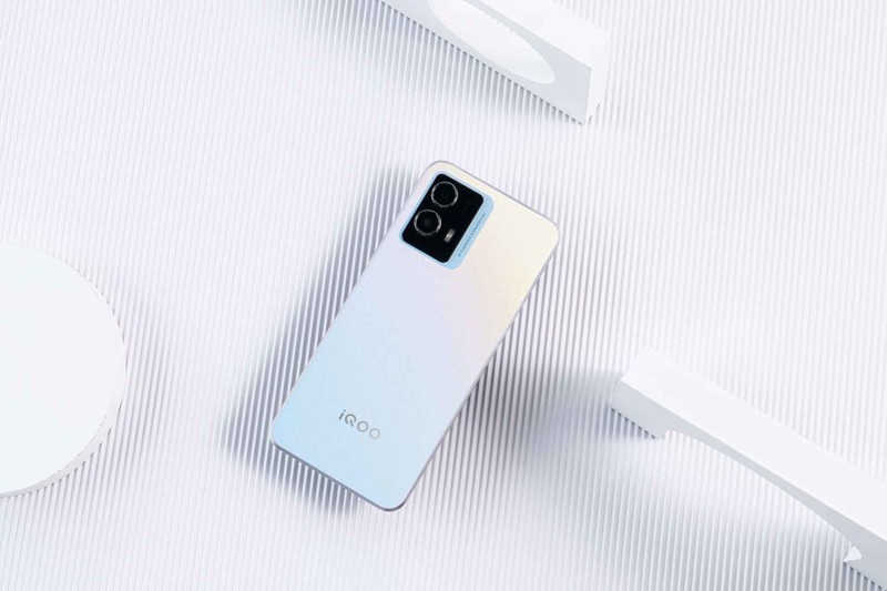 5G性能小金刚iQOO U5即将开售！售价1299元起