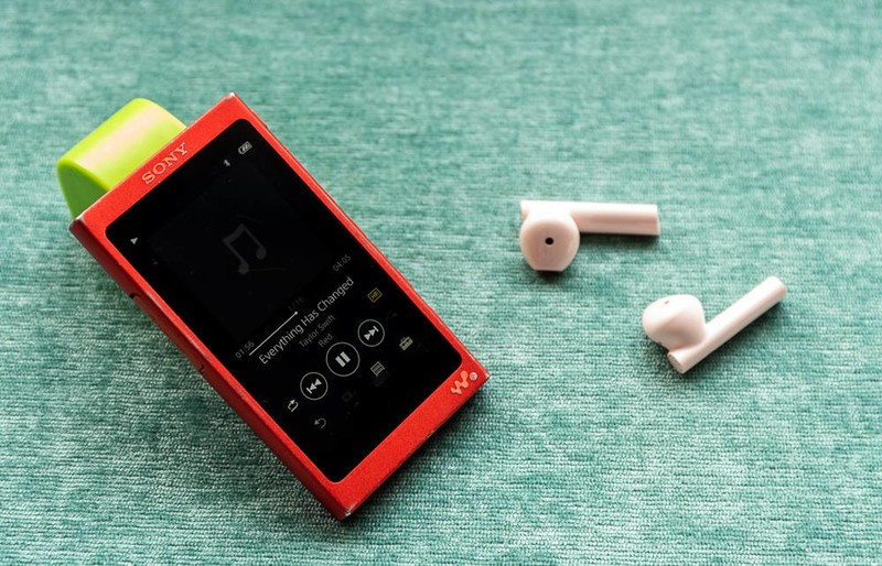 粉色的Haylou Moripods真无线蓝牙耳机，粉色的爱