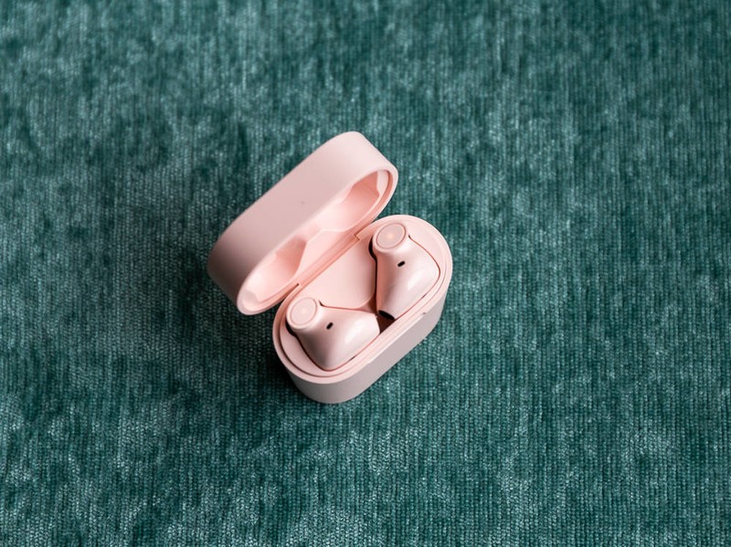 粉色的Haylou Moripods真无线蓝牙耳机，粉色的爱