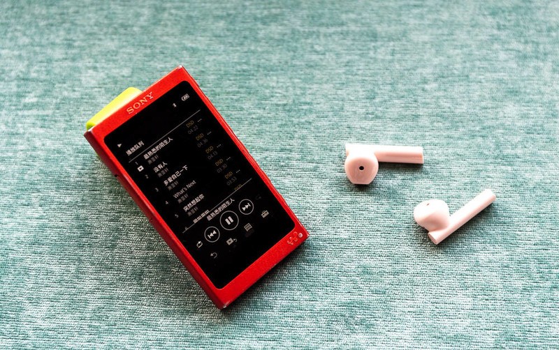 粉色的Haylou Moripods真无线蓝牙耳机，粉色的爱