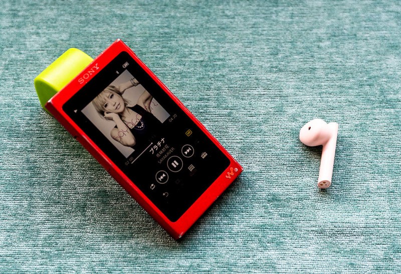 粉色的Haylou Moripods真无线蓝牙耳机，粉色的爱