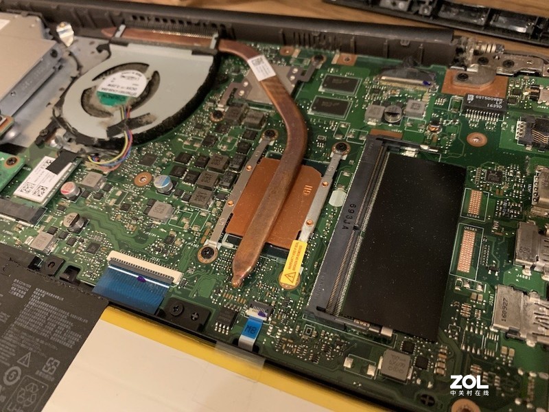 宇哥拆机-ASUS华硕F556U拆机清灰升级内存和固态硬盘