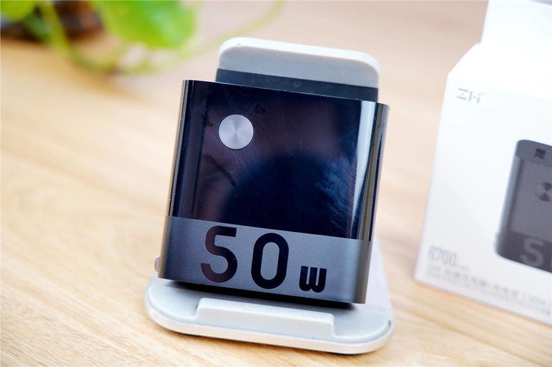 50W大功率双模充，内置6700mAh电池，紫米新品太赞了！