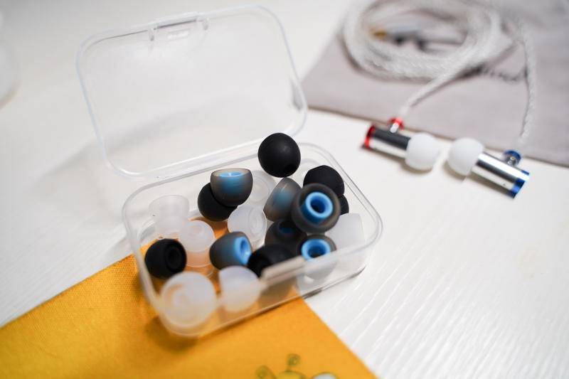 纯零出柜啦！这款哈曼曲线调音的塞子有个性