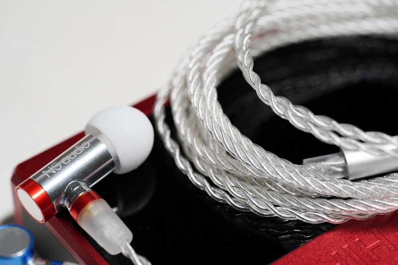 纯零出柜啦！这款哈曼曲线调音的塞子有个性