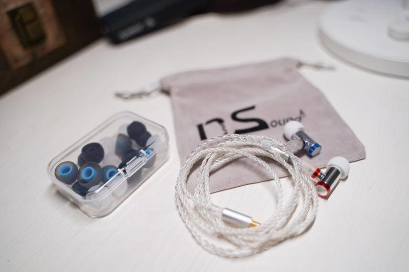 纯零出柜啦！这款哈曼曲线调音的塞子有个性