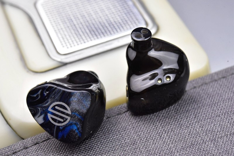 一圈一楼氏，同时还支持有线连接！BGVP Q2S真无线耳机评测