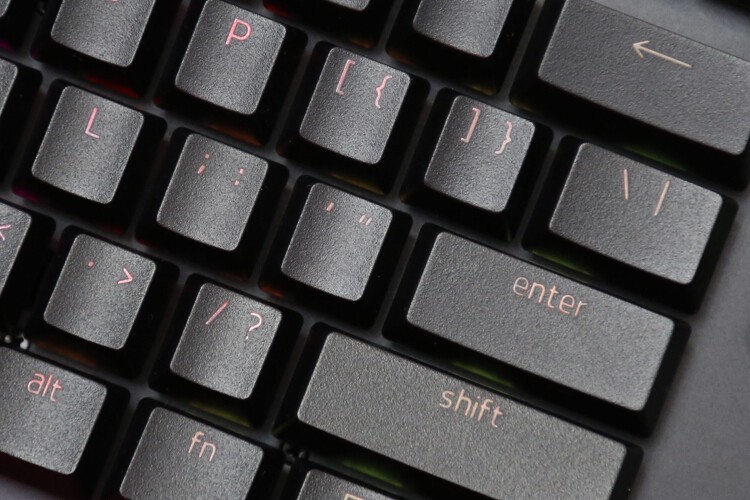 感受与众不同：雷蛇黑寡妇蜘蛛v3无线版机械键盘黄轴体验