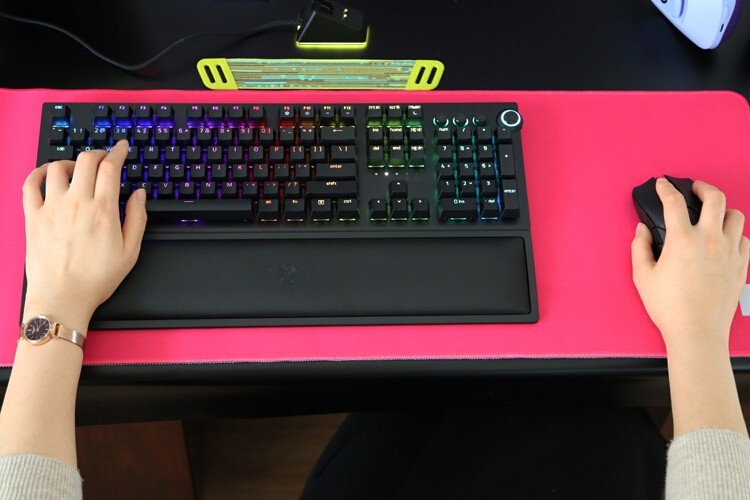 感受与众不同：雷蛇黑寡妇蜘蛛v3无线版机械键盘黄轴体验