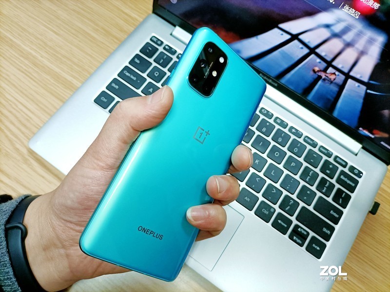 十二方面深度了解一加8T，初见青域倾城，贴心商务机