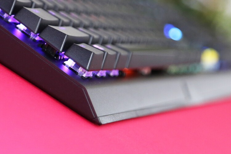 感受与众不同：雷蛇黑寡妇蜘蛛v3无线版机械键盘黄轴体验