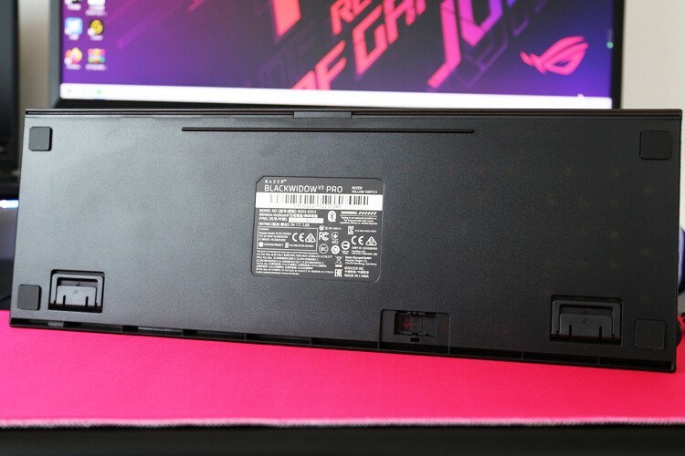 感受与众不同：雷蛇黑寡妇蜘蛛v3无线版机械键盘黄轴体验