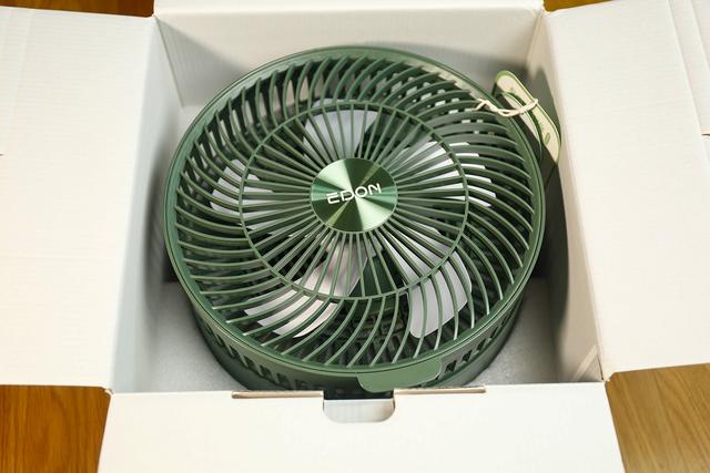 没想到风扇也能这样玩，爱登E908B悬浮折叠伸缩电风扇上手体验