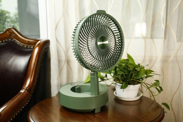 没想到风扇也能这样玩，爱登E908B悬浮折叠伸缩电风扇上手体验