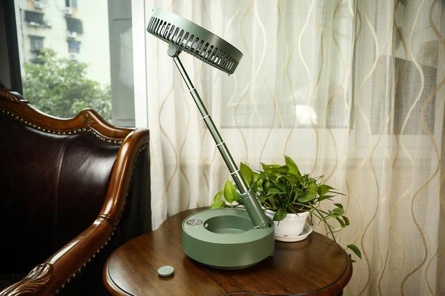 没想到风扇也能这样玩，爱登E908B悬浮折叠伸缩电风扇上手体验