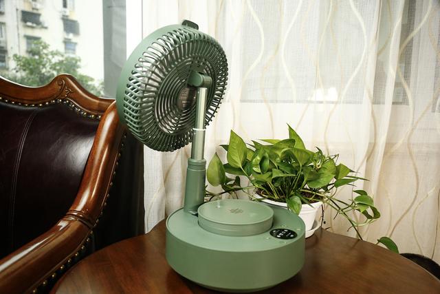 没想到风扇也能这样玩，爱登E908B悬浮折叠伸缩电风扇上手体验