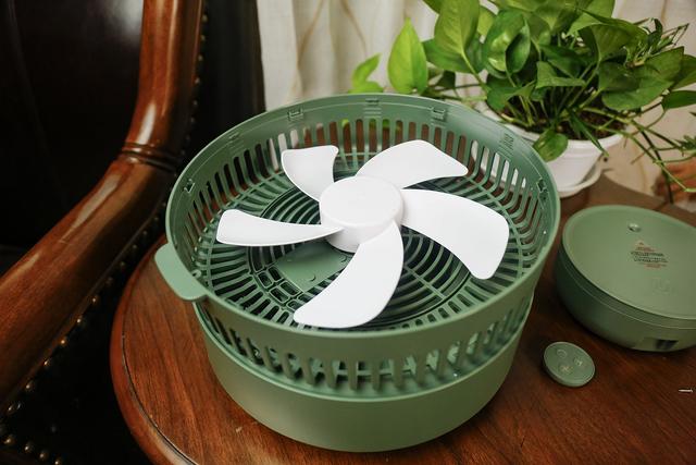 没想到风扇也能这样玩，爱登E908B悬浮折叠伸缩电风扇上手体验