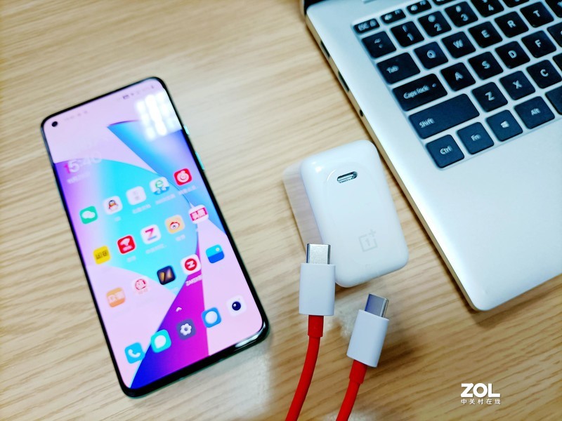 十二方面深度了解一加8T，初见青域倾城，贴心商务机