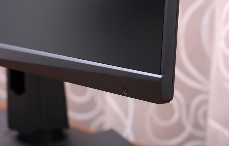 高色域量子点 RAPID IPS，微星 MAG274QRF-QD 电竞显示器上手玩