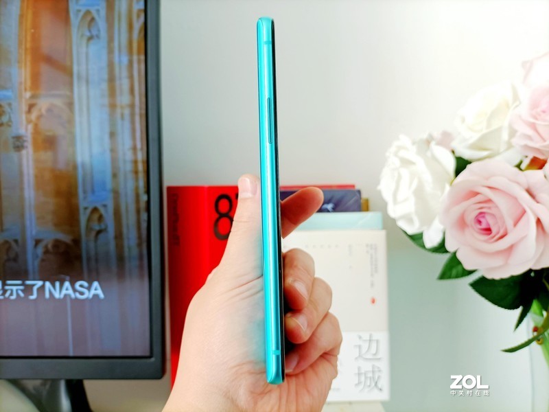 十二方面深度了解一加8T，初见青域倾城，贴心商务机