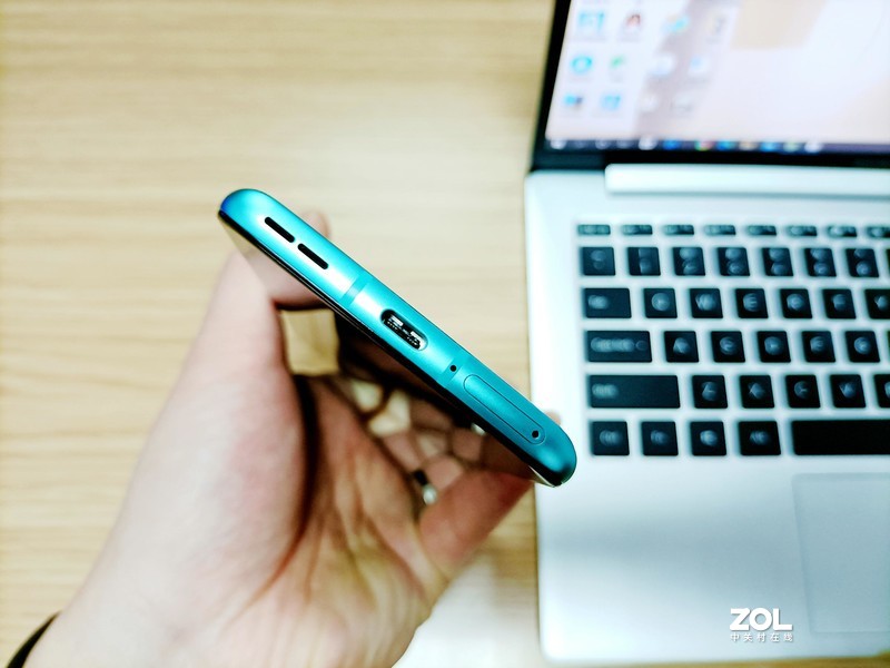 十二方面深度了解一加8T，初见青域倾城，贴心商务机