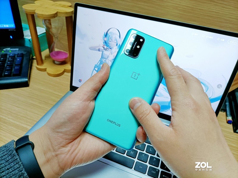 十二方面深度了解一加8T，初见青域倾城，贴心商务机
