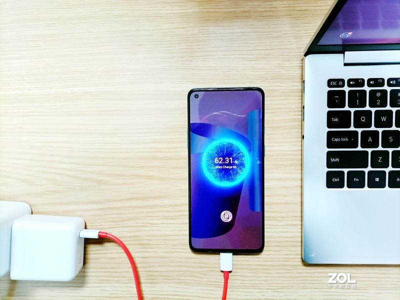 十二方面深度了解一加8T，初见青域倾城，贴心商务机