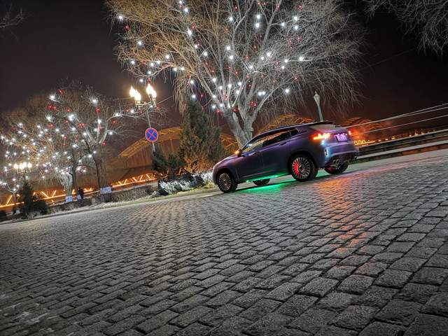 亿色车载无线充电器支架：吸附力强，充电迅速iPhone11pm也能用