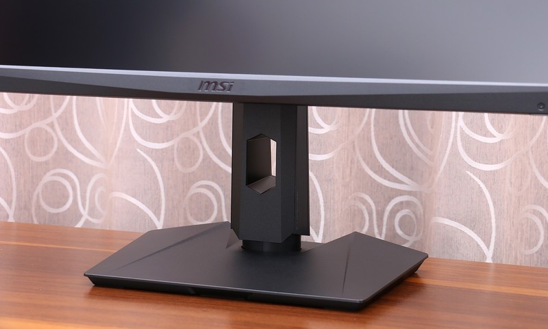 高色域量子点 RAPID IPS，微星 MAG274QRF-QD 电竞显示器上手玩