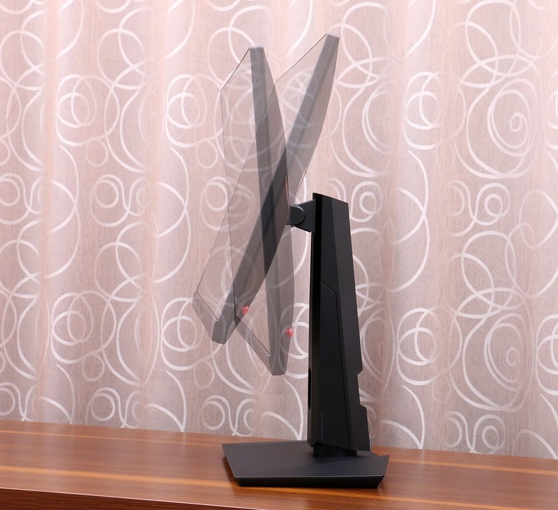 高色域量子点 RAPID IPS，微星 MAG274QRF-QD 电竞显示器上手玩