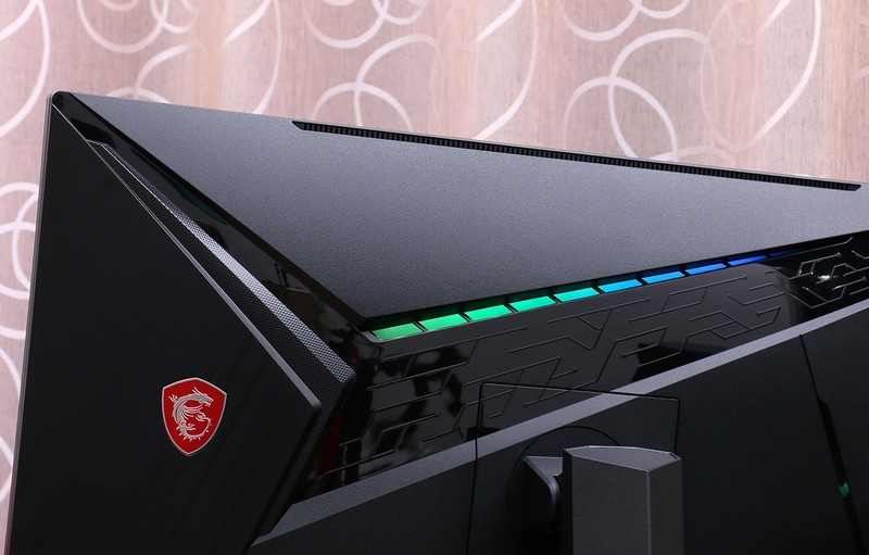 高色域量子点 RAPID IPS，微星 MAG274QRF-QD 电竞显示器上手玩