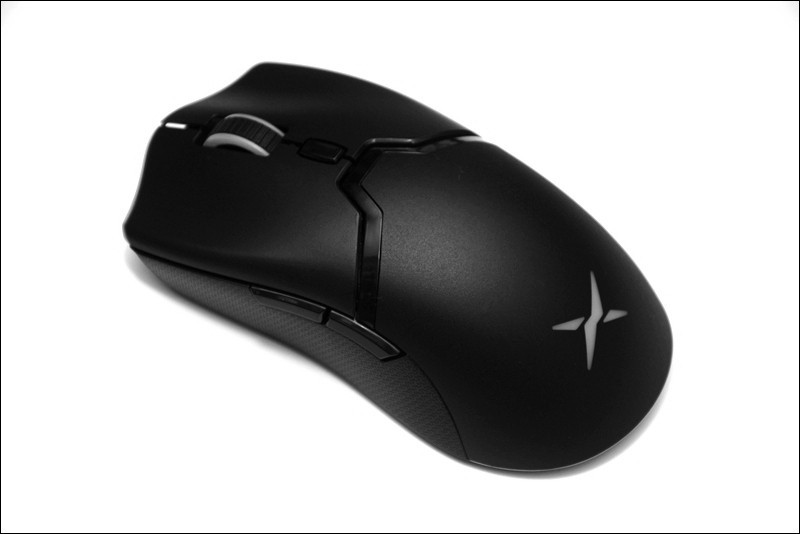 由内而外致敬雷蛇毒蝰，多彩M800无线双模鼠标开箱简评