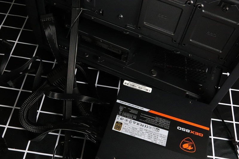 炫酷还实用——骨伽魔影I7机箱+GEX850金牌全模组电源安装体验