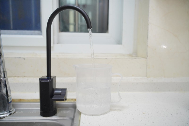 超大出水量，双RO反渗透滤芯设计的云米 · 泉先AI净水器值得拥有