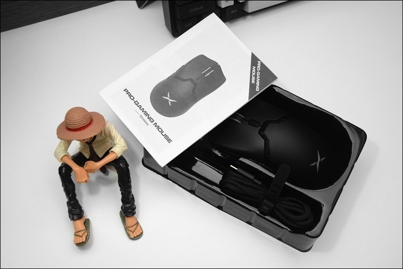 由内而外致敬雷蛇毒蝰，多彩M800无线双模鼠标开箱简评