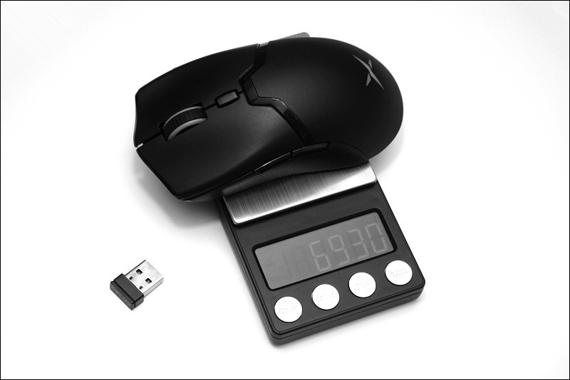 由内而外致敬雷蛇毒蝰，多彩M800无线双模鼠标开箱简评