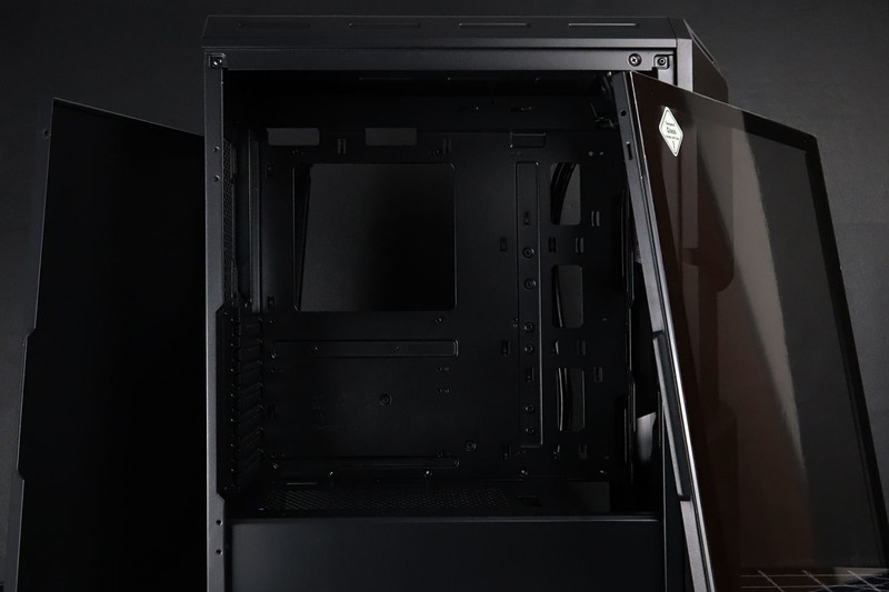 炫酷还实用——骨伽魔影I7机箱+GEX850金牌全模组电源安装体验