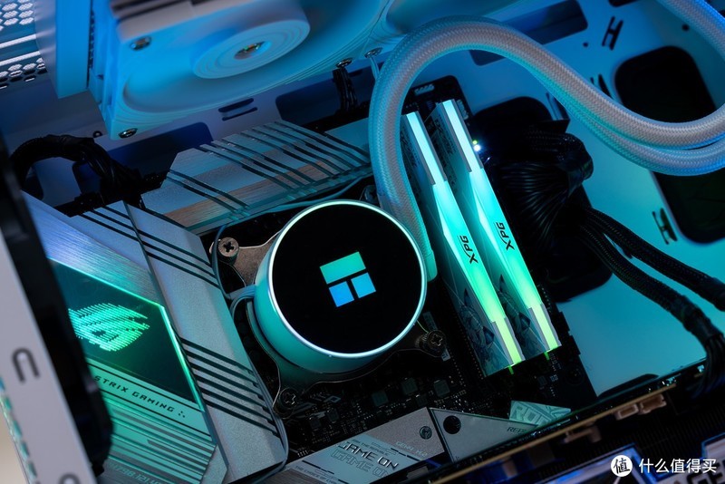 威刚 XPG 龙耀 D50 华硕吹雪联名内存 DDR4 3600MHz 8GB x 2 开箱分享