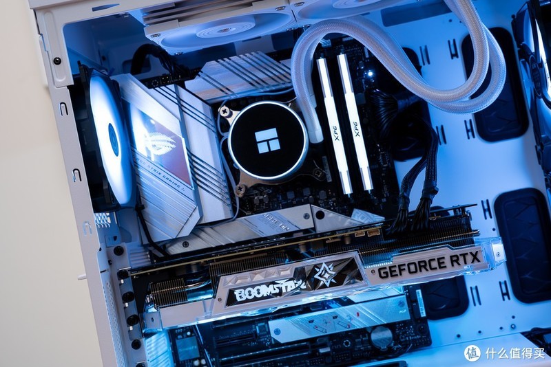 威刚 XPG 龙耀 D50 华硕吹雪联名内存 DDR4 3600MHz 8GB x 2 开箱分享