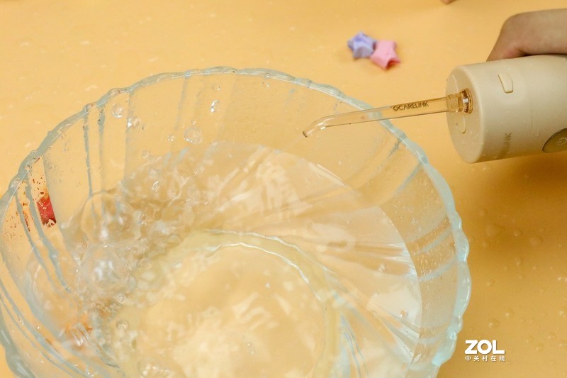 轻装出行，也能保持口气清新，欧尔卡琳壹杯便携式冲牙器体验